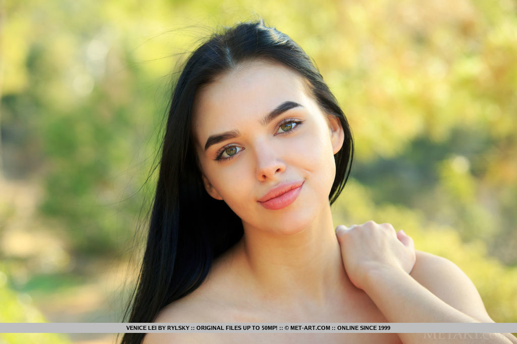 Venice Lei flaunts her gorgeous ass and sweet body outdoors.