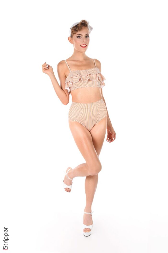 Amy Lullaby: 40’s Beach Girl