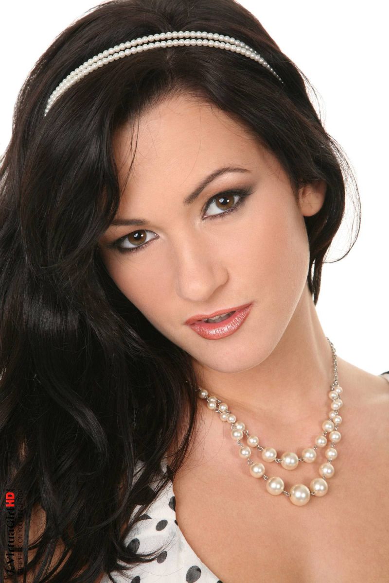 Tess Lyndon: Someone's Girlfriend