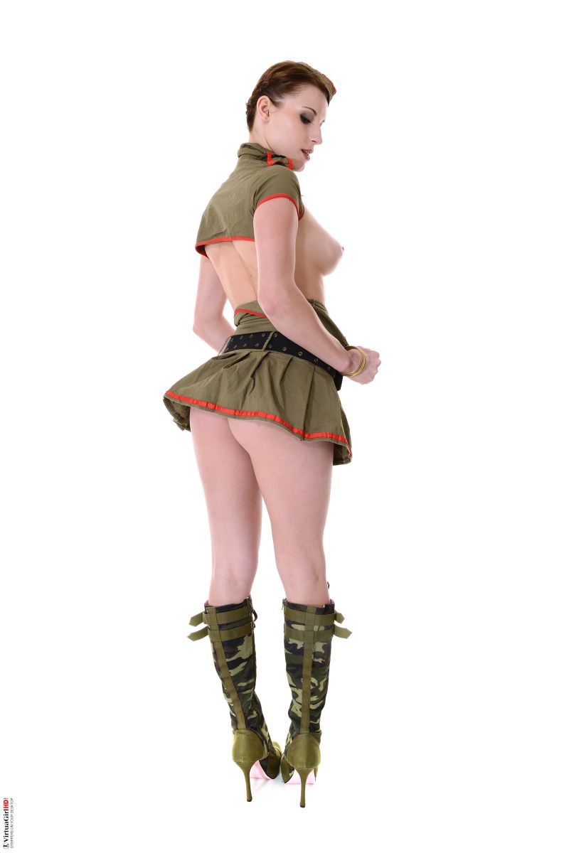 Victoria Daniels: Going Commando